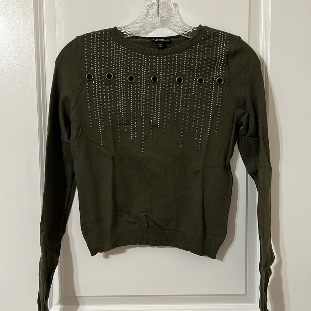 Green sweater top. Slightly cropped. Size: small